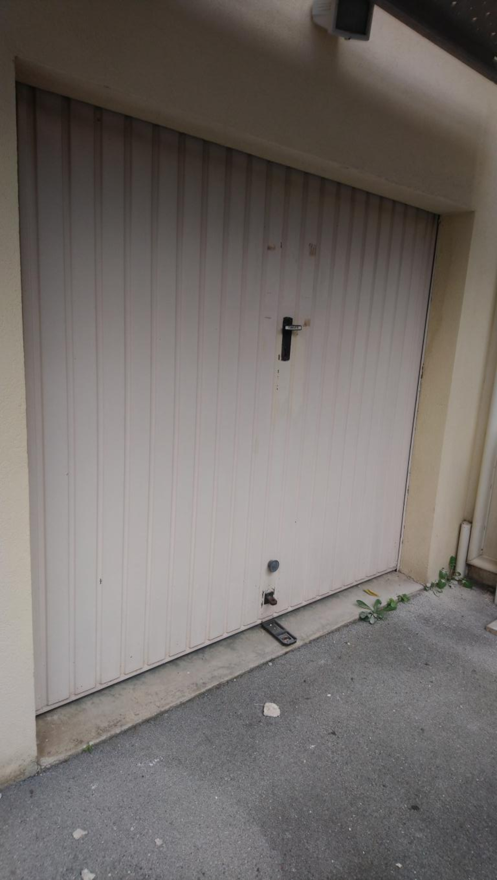 Image_, Garage, Nîmes, ref :UJULT