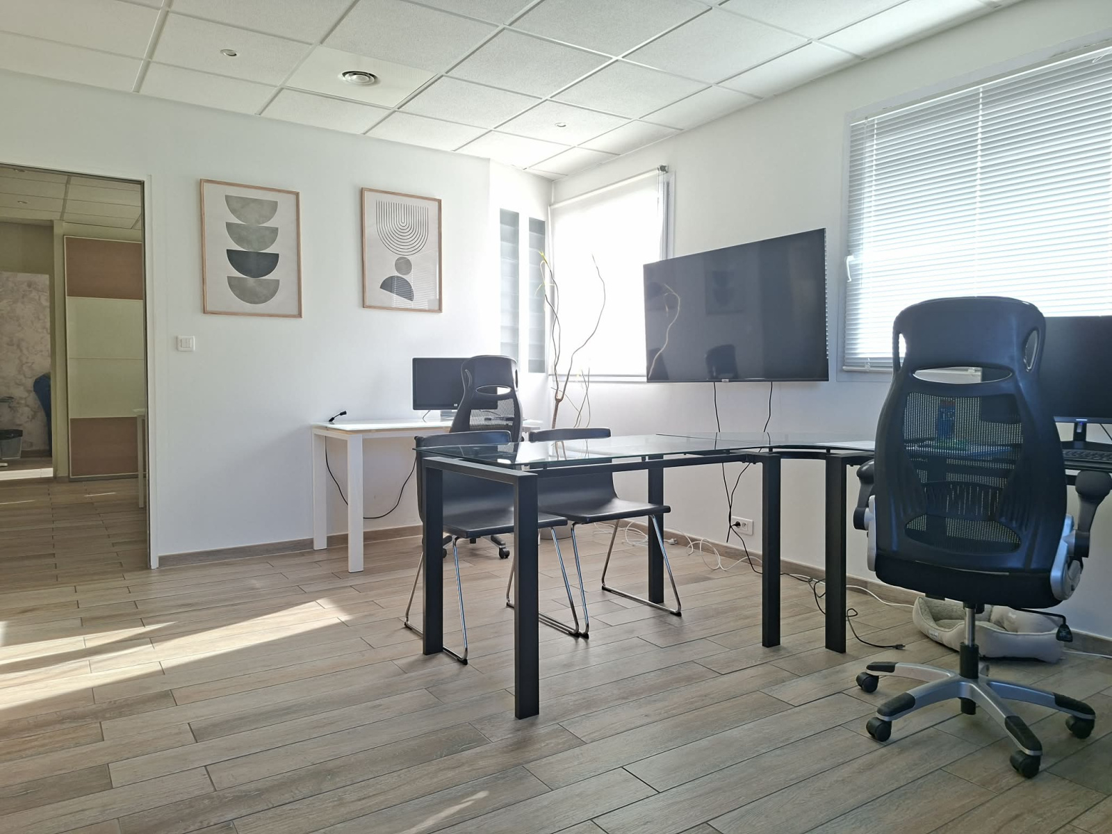Image_, Bureaux, Nîmes, ref :T806