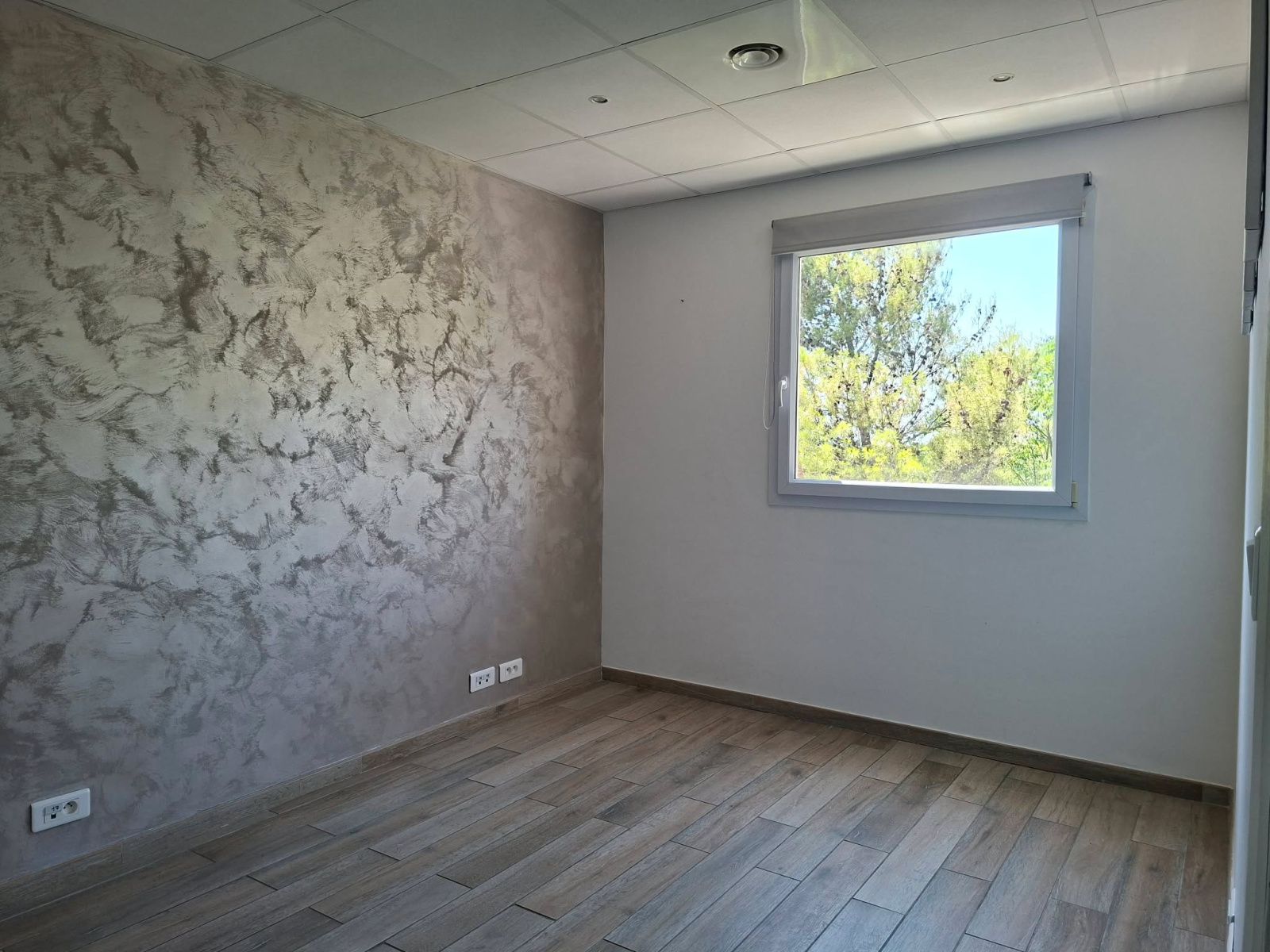 Image_, Bureaux, Nîmes, ref :T806