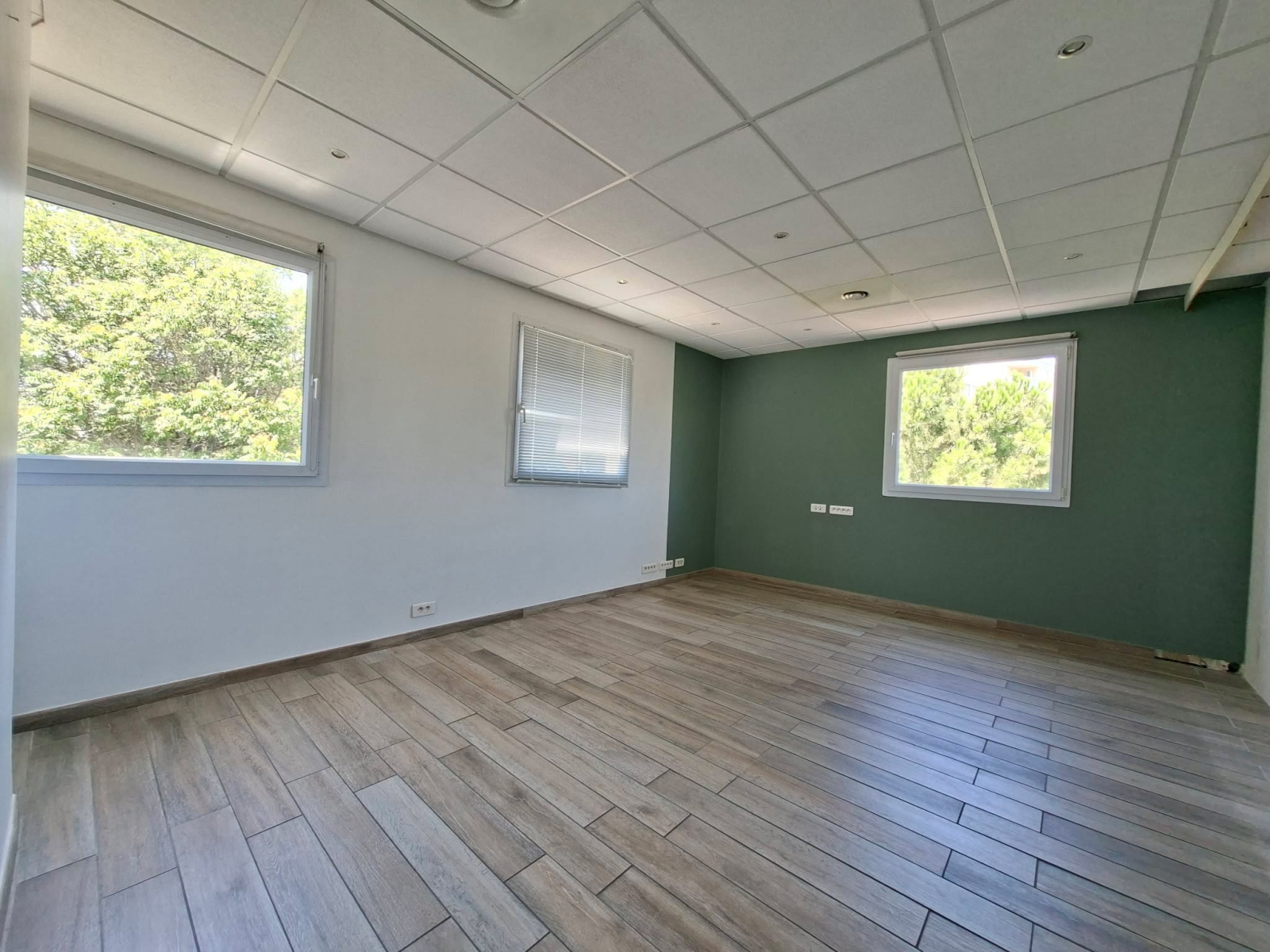 Image_, Bureaux, Nîmes, ref :T806