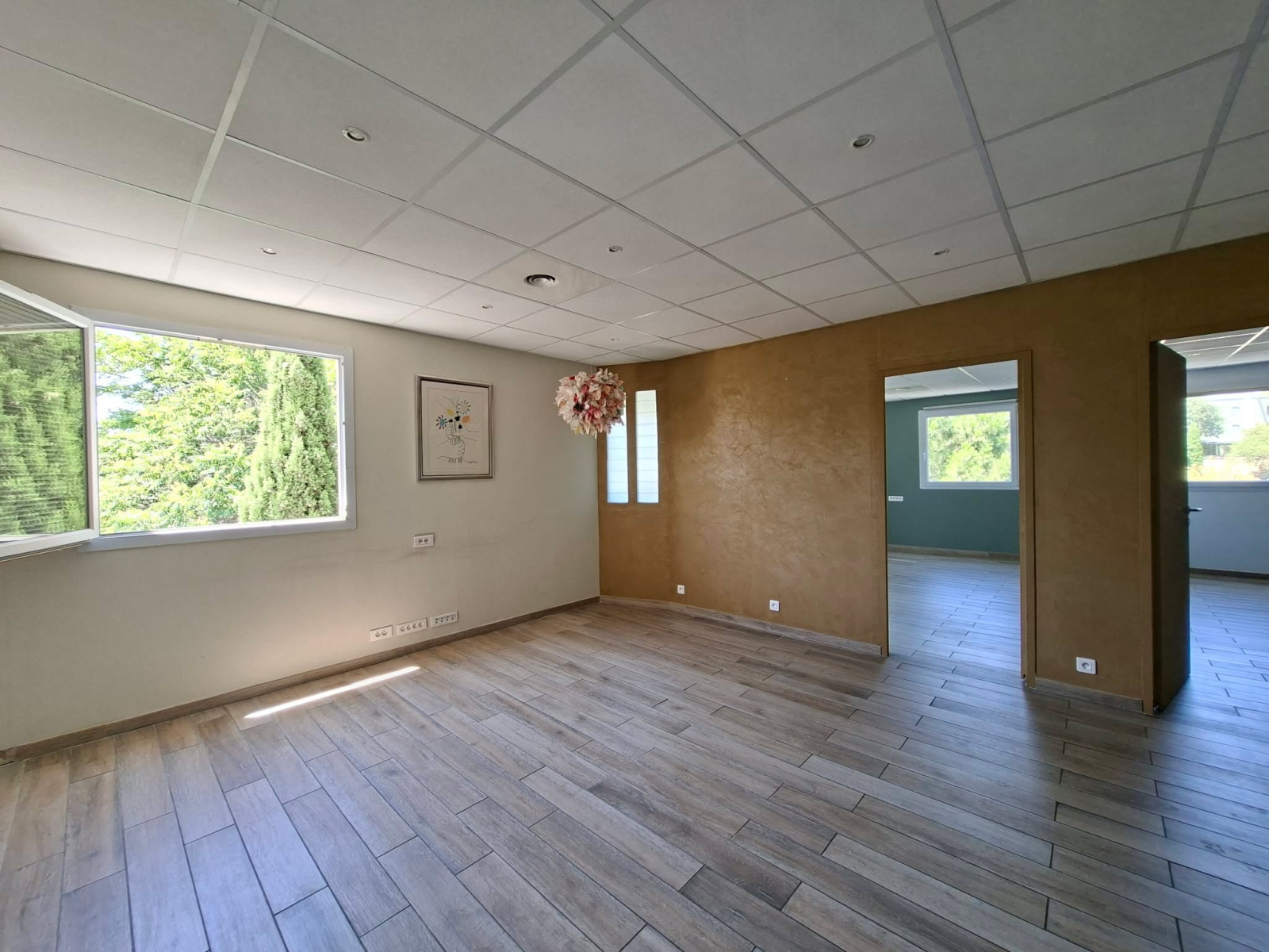 Image_, Bureaux, Nîmes, ref :T806