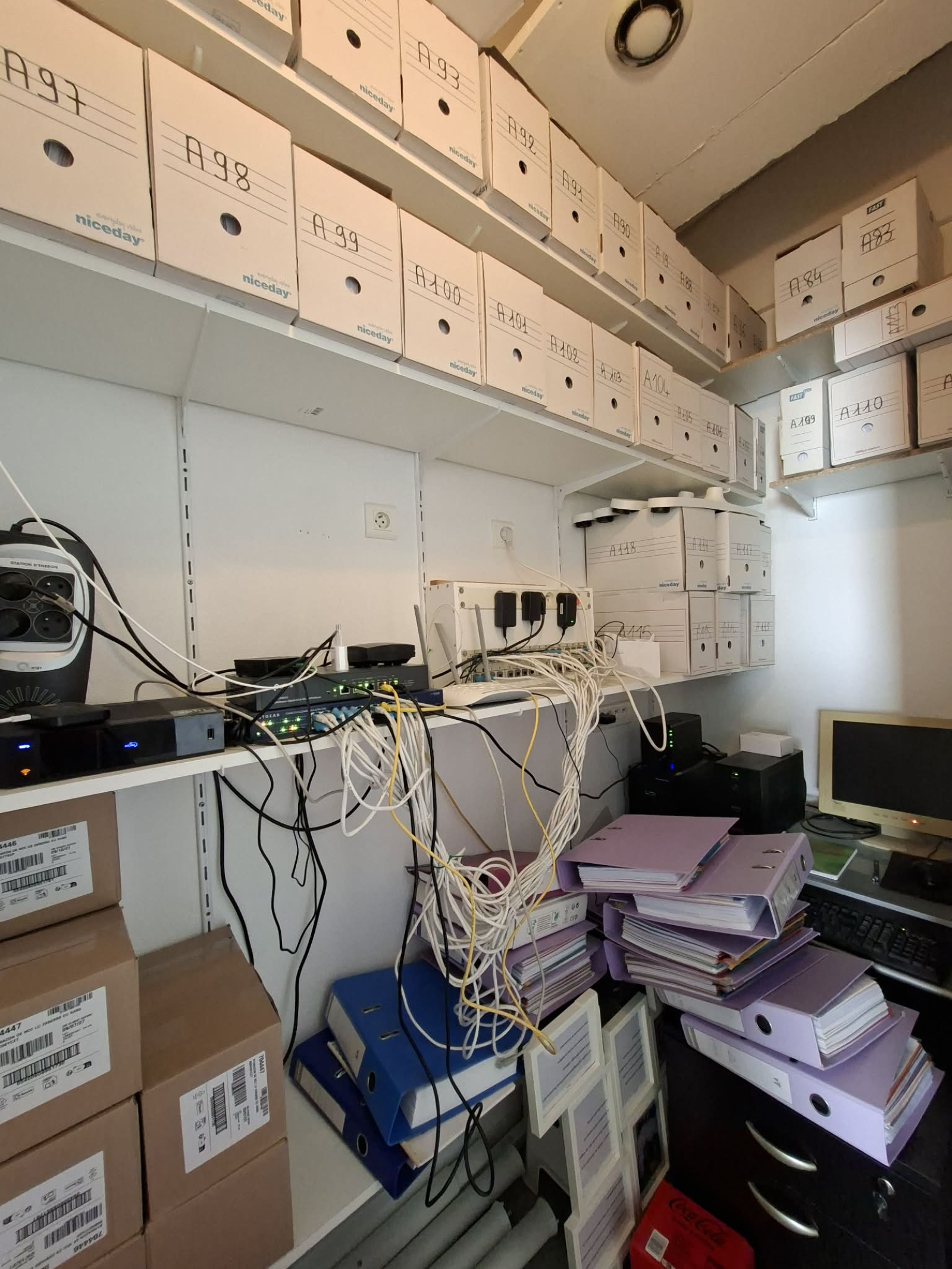 Image_, Bureaux, Nîmes, ref :T806