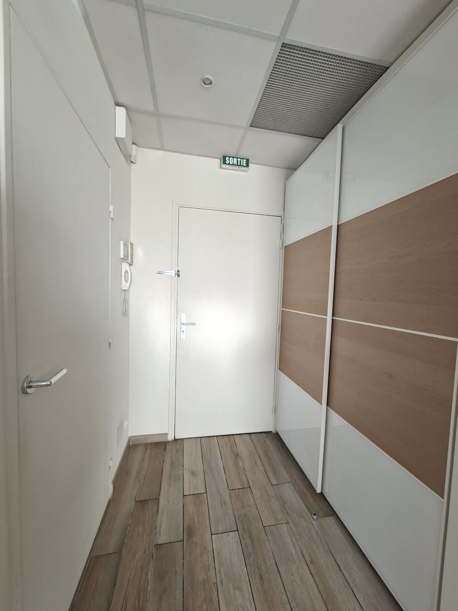 Image_, Bureaux, Nîmes, ref :T806