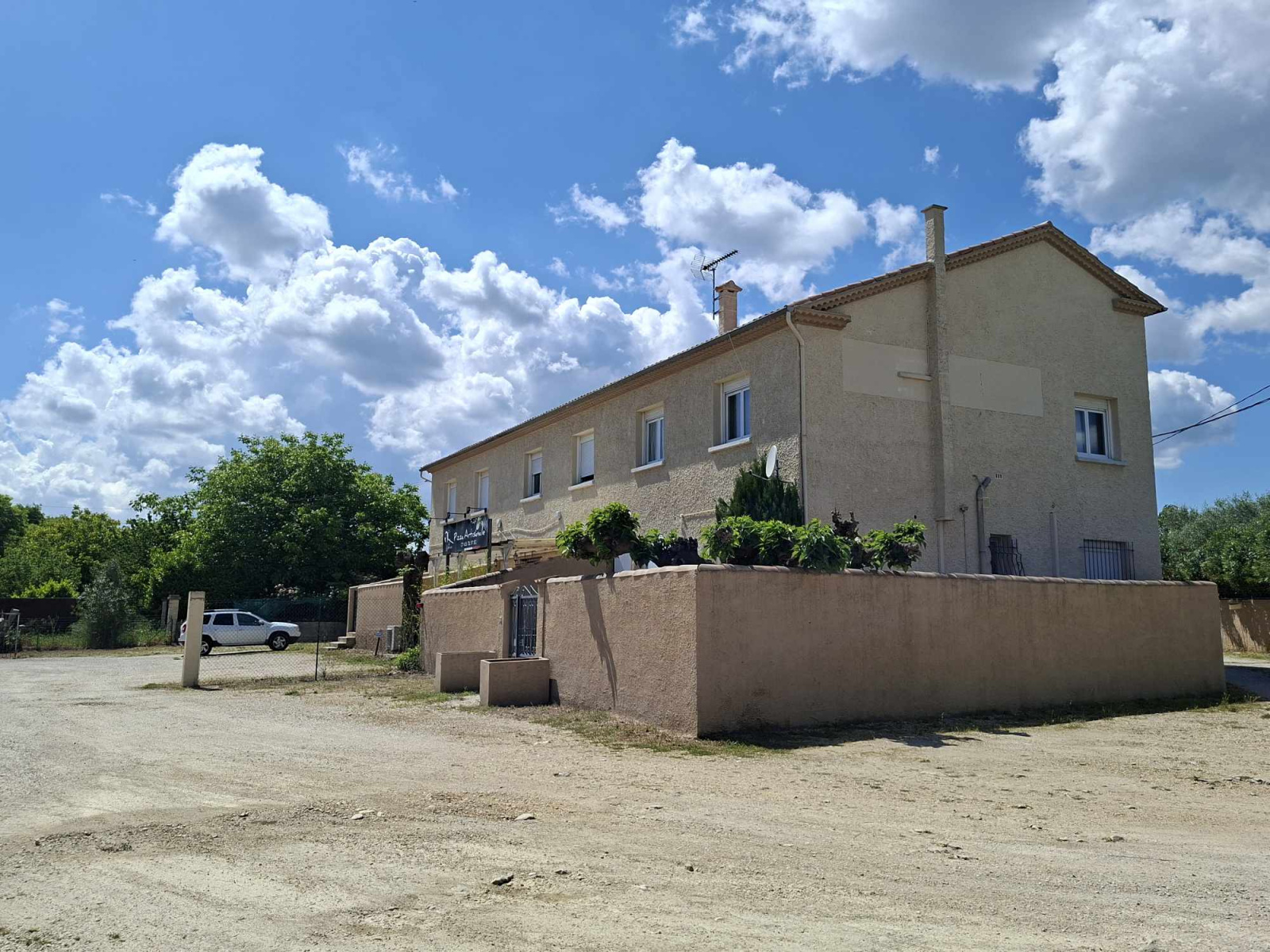 Image_, Immeuble, Bezouce, ref :T 808