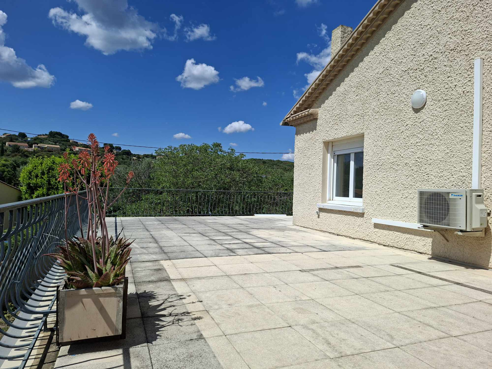 Image_, Immeuble, Bezouce, ref :T 808